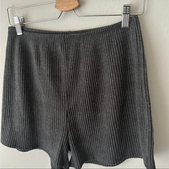 Joah brown relaxed shorts - Picture 4 of 5